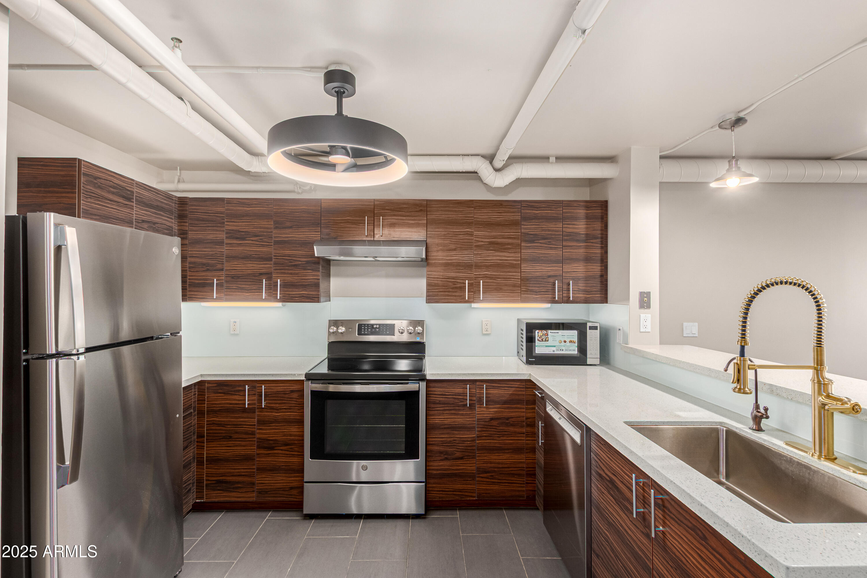 535 West Thomas Road, Unit 405 Phoenix, AZ 85013 - Photo 7 of 28 New stainless appliance