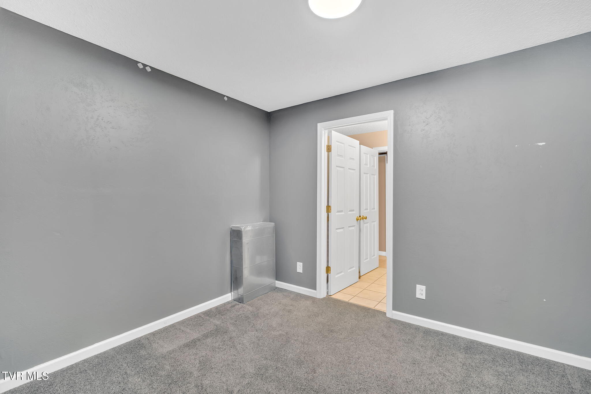 3108 Long Hollow Road Kingsport, TN 37660 - Photo 17 of 32 17-web-or-mls-JH 20250408-055