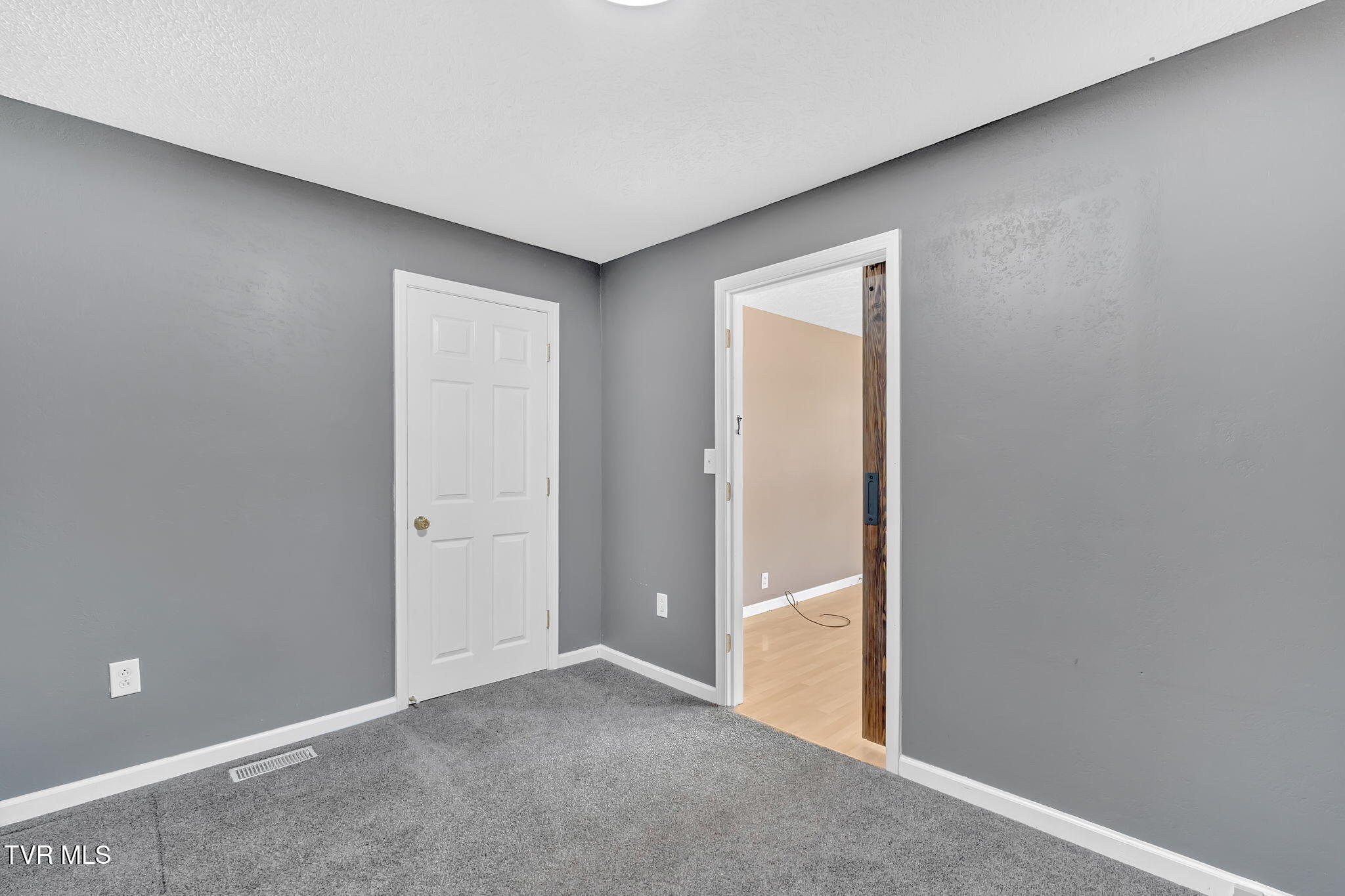 3108 Long Hollow Road Kingsport, TN 37660 - Photo 18 of 32 18-web-or-mls-JH 20250408-058