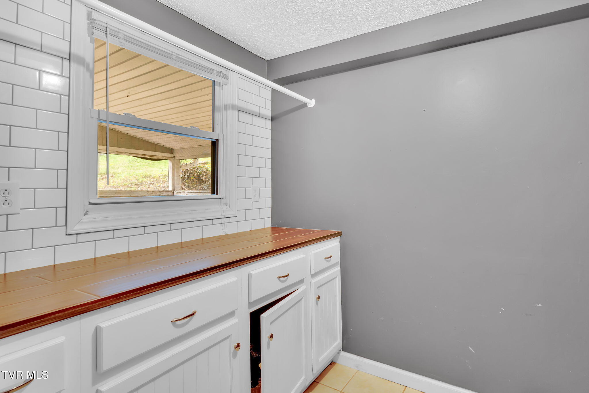 3108 Long Hollow Road Kingsport, TN 37660 - Photo 28 of 32 28-web-or-mls-JH 20250408-094