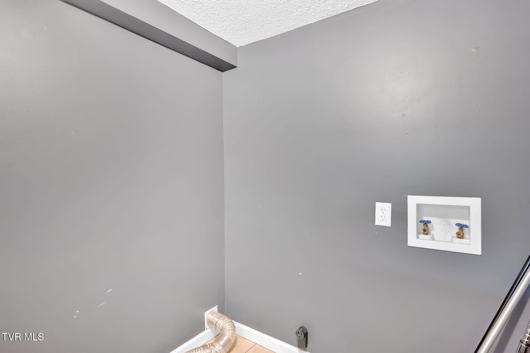 3108 Long Hollow Road Kingsport, TN 37660 - Photo 29 of 32 29-web-or-mls-JH 20250408-097