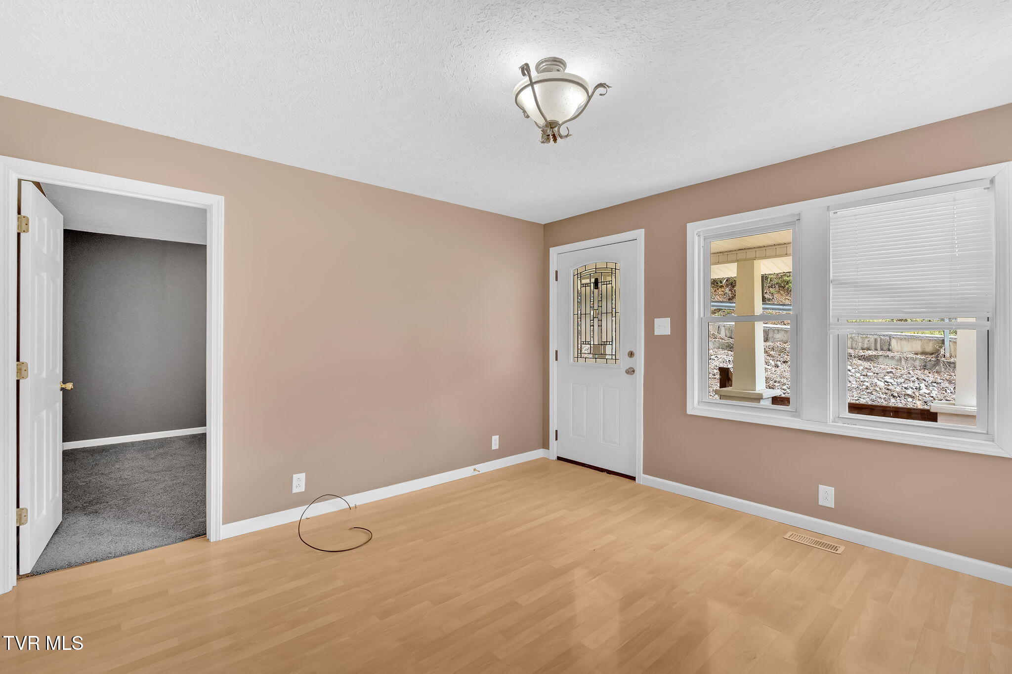 3108 Long Hollow Road Kingsport, TN 37660 - Photo 8 of 32 8-web-or-mls-JH 20250408-025