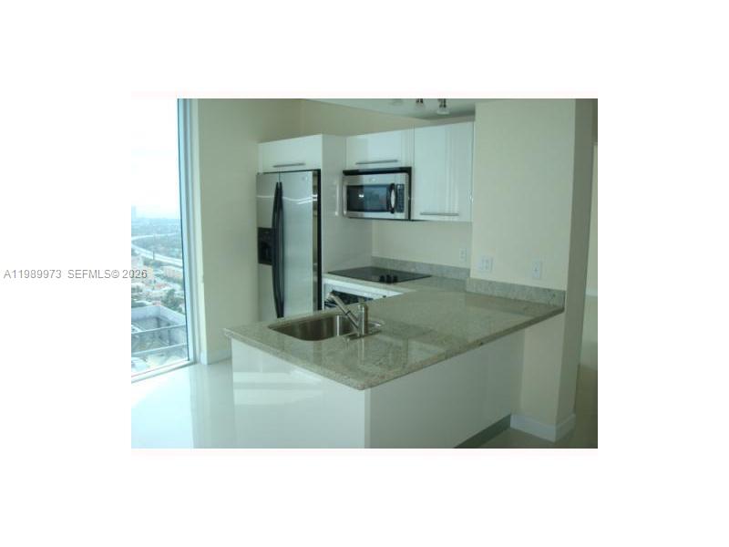 185 Southwest 7th Street, Unit 3712 Miami, FL 33130 - Photo 3 of 3 Exterior Front