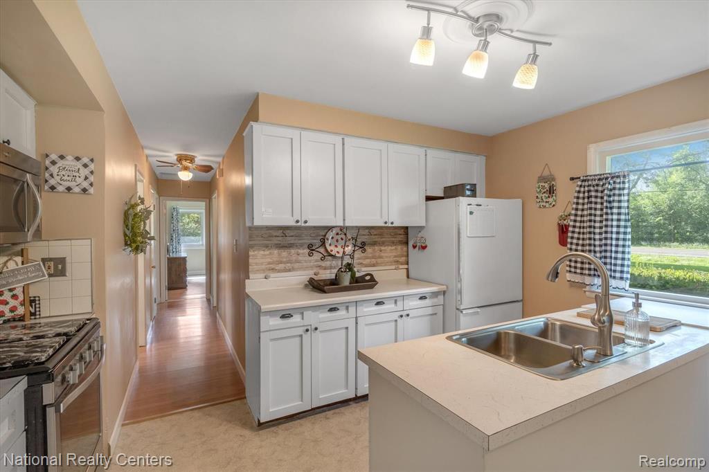 4334 West Grand River Road Howell, MI 48855 - Photo 7 of 25