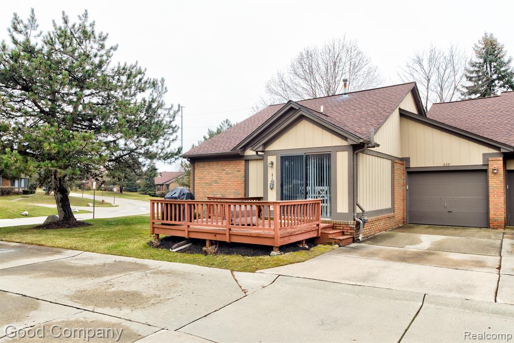 228 Meadow Ln Circle Rochester Hills, MI 48307 - Photo 30 of 32