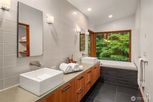 $4,600,000 | 12741 Northeast 39th Street, Bellevue, WA 98005