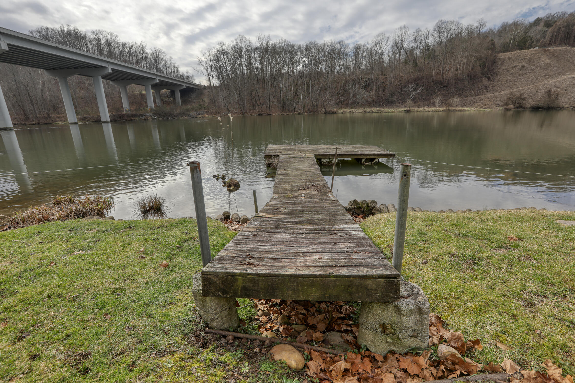 105 River Bridge Road Kingsport, TN 37663 - Photo 3 of 45 Givens. 105 River Bridge. Kpt MLSa (23