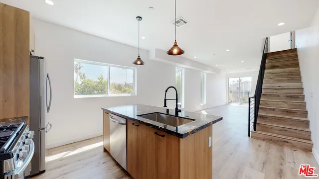 $4,028 | 2304 Hauser Boulevard, Unit 1/2, Los Angeles, CA 90016