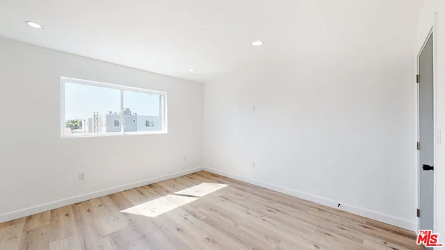 $4,028 | 2304 Hauser Boulevard, Unit 1/2, Los Angeles, CA 90016