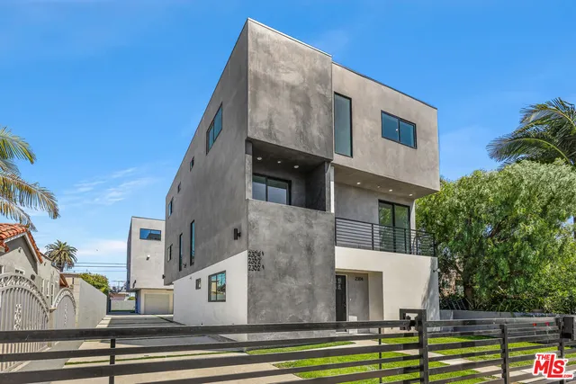 $4,028 | 2304 Hauser Boulevard, Unit 1/2, Los Angeles, CA 90016