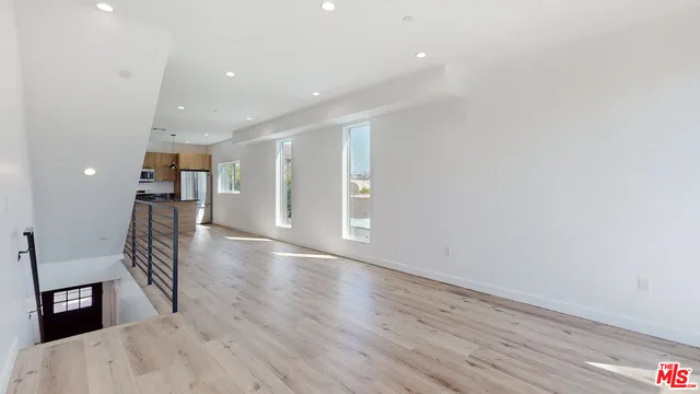 $4,028 | 2304 Hauser Boulevard, Unit 1/2, Los Angeles, CA 90016