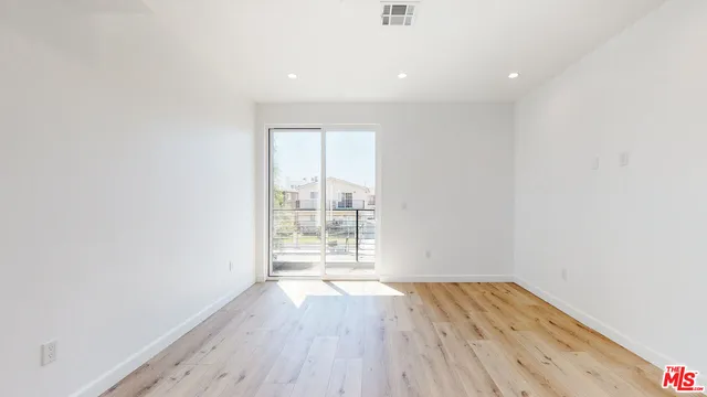 $4,028 | 2304 Hauser Boulevard, Unit 1/2, Los Angeles, CA 90016