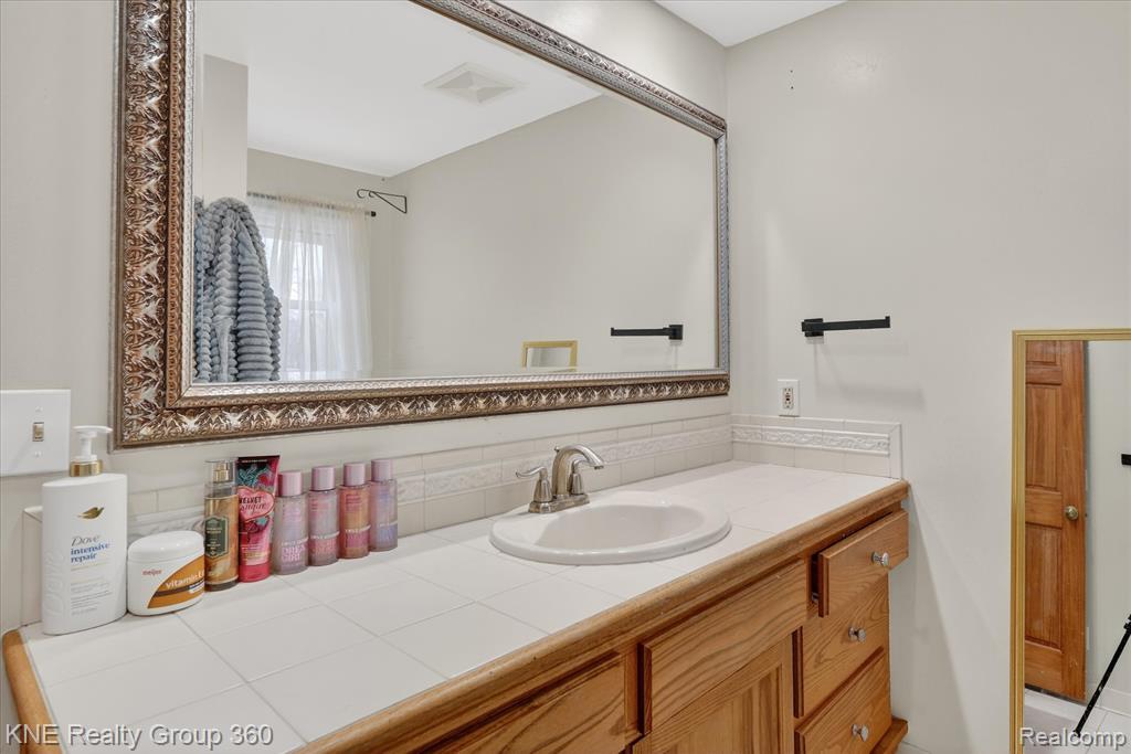 407 Center Street Clio, MI 48420 - Photo 30 of 42