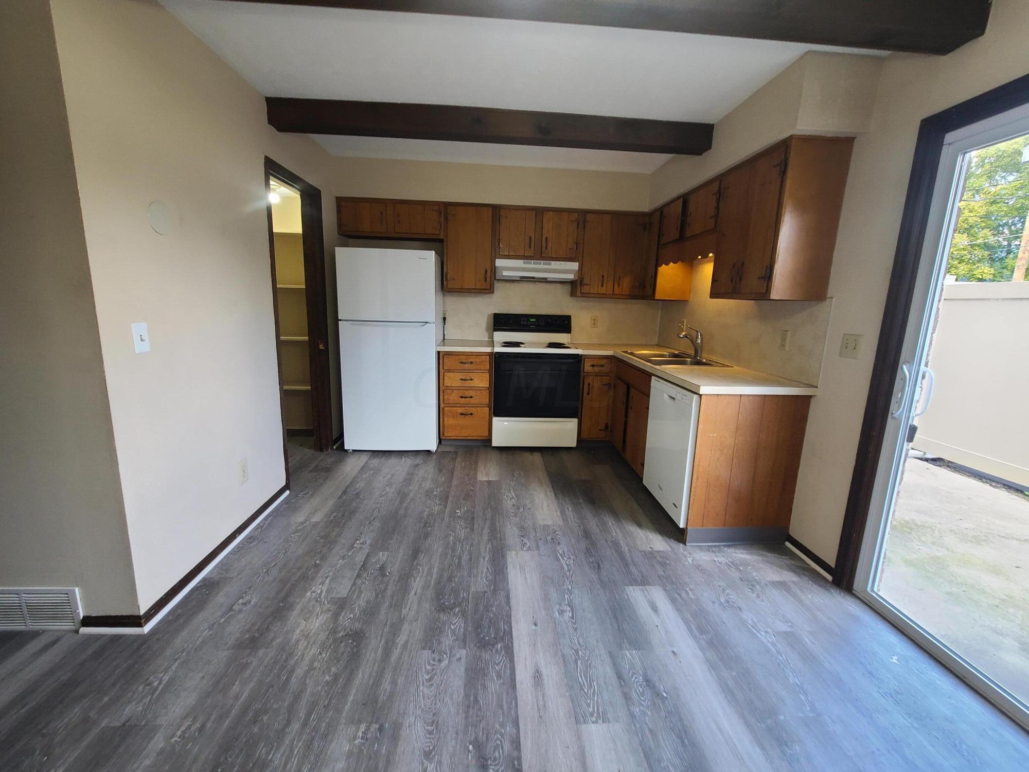 5076 Godown Road, Unit E Columbus, OH 43220 - Photo 5 of 19 20220926_124605