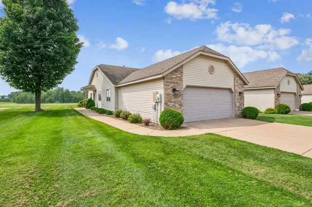 $320,000 | 728 Mulligan Drive, Unit A, Osceola, WI 54020
