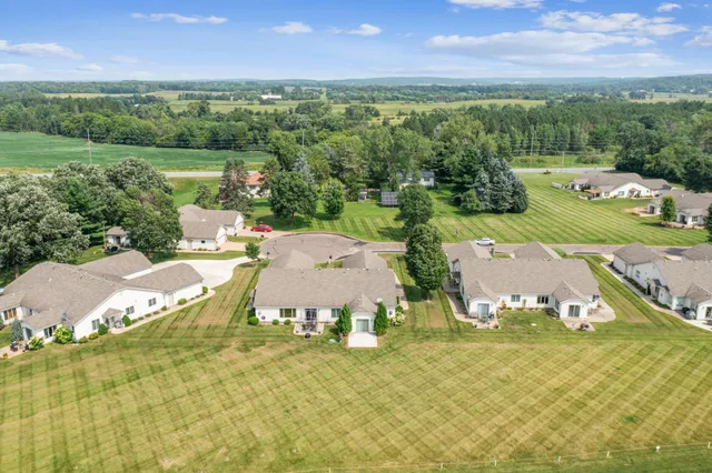 $320,000 | 728 Mulligan Drive, Unit A, Osceola, WI 54020