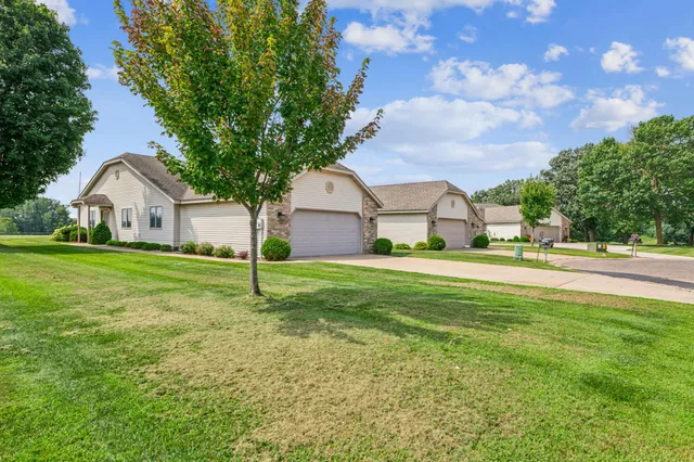 $320,000 | 728 Mulligan Drive, Unit A, Osceola, WI 54020