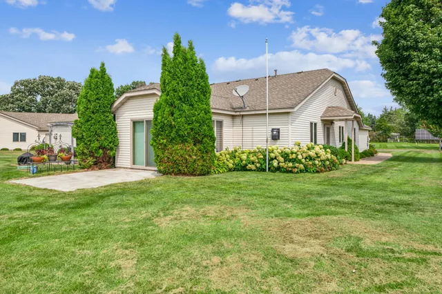 $320,000 | 728 Mulligan Drive, Unit A, Osceola, WI 54020