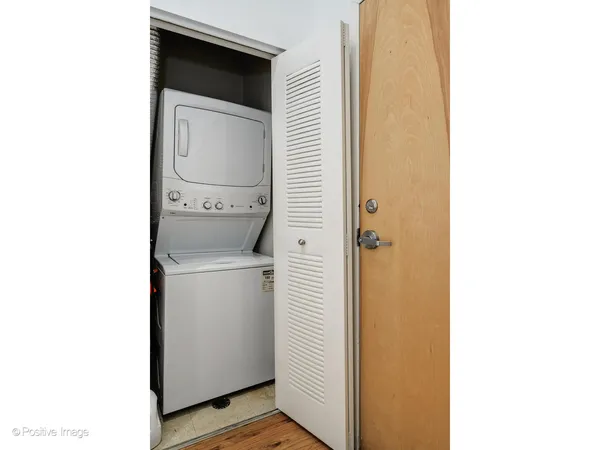 $385,000 | 758 North Larrabee Street, Unit 514, Chicago, IL 60654