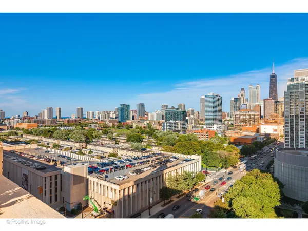 $385,000 | 758 North Larrabee Street, Unit 514, Chicago, IL 60654