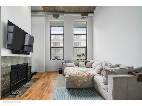 $385,000 | 758 North Larrabee Street, Unit 514, Chicago, IL 60654