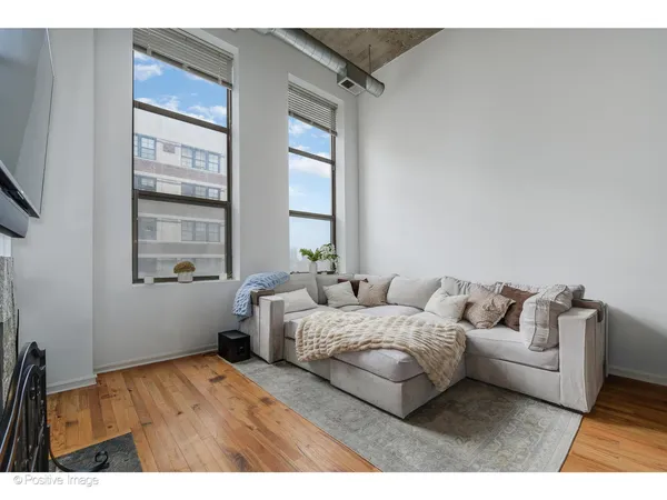 $385,000 | 758 North Larrabee Street, Unit 514, Chicago, IL 60654