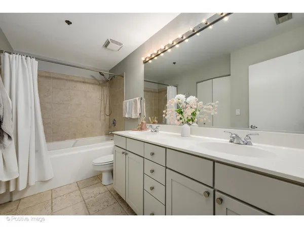 $385,000 | 758 North Larrabee Street, Unit 514, Chicago, IL 60654