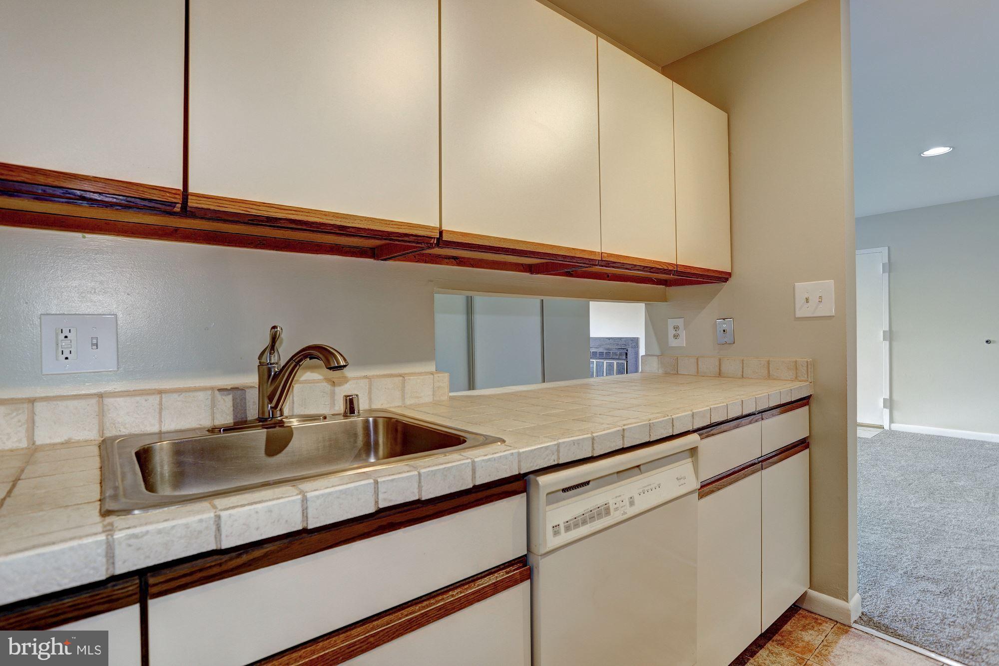 5590 Vantage Point Road, Unit 4 Columbia, MD 21044 - Photo 7 of 19 Kitchen