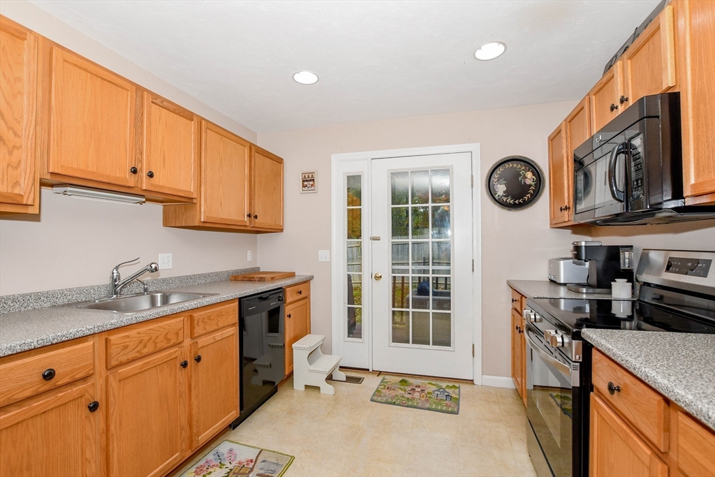 17 Carleton Street, Unit 17 Wareham, MA 02558 - Photo 32 of 42 Gallery Image 32