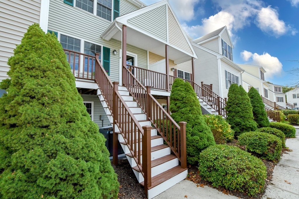 17 Carleton Street, Unit 17 Wareham, MA 02558 - Photo 6 of 42 Gallery Image 6