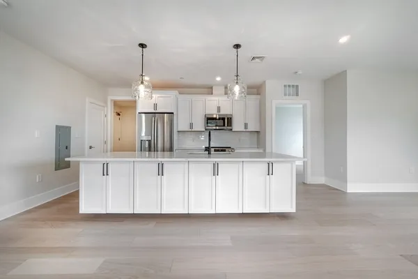 $779,900 | 62 Foundry Street, Unit 305, Wakefield, MA 01880