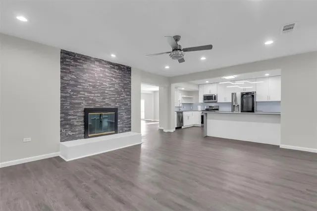 $2,950 | 12904 Rosser Road, Farmers Branch, TX 75244