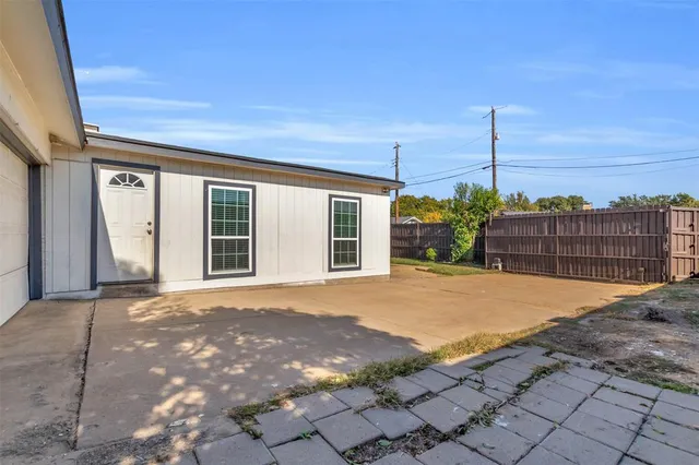 $2,950 | 12904 Rosser Road, Farmers Branch, TX 75244