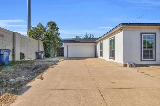 $2,950 | 12904 Rosser Road, Farmers Branch, TX 75244