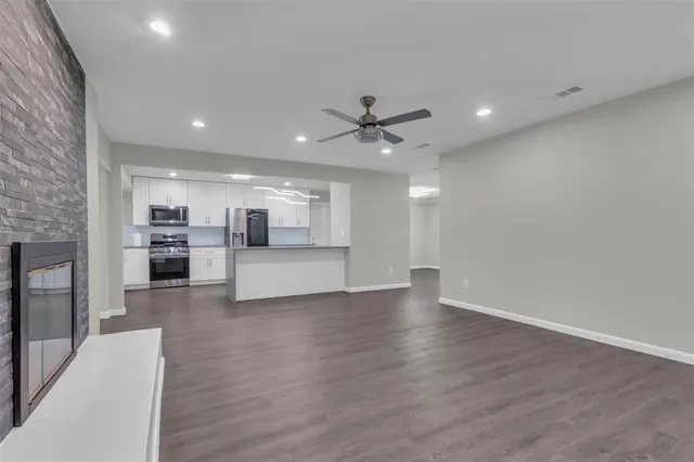 $2,950 | 12904 Rosser Road, Farmers Branch, TX 75244