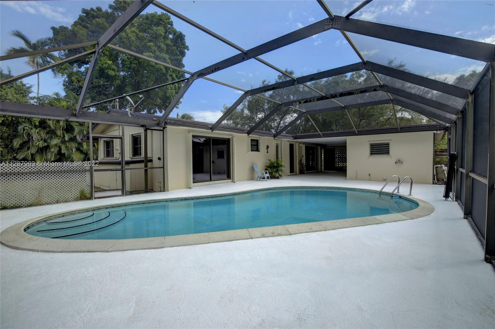 8751 Ridgeland Drive Cutler Bay, FL 33157 - Photo 5 of 26 a view of outdoor space
