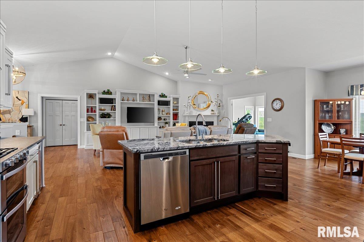 3605 Crystal Spring Drive Springfield, IL 62711 - Photo 13 of 46