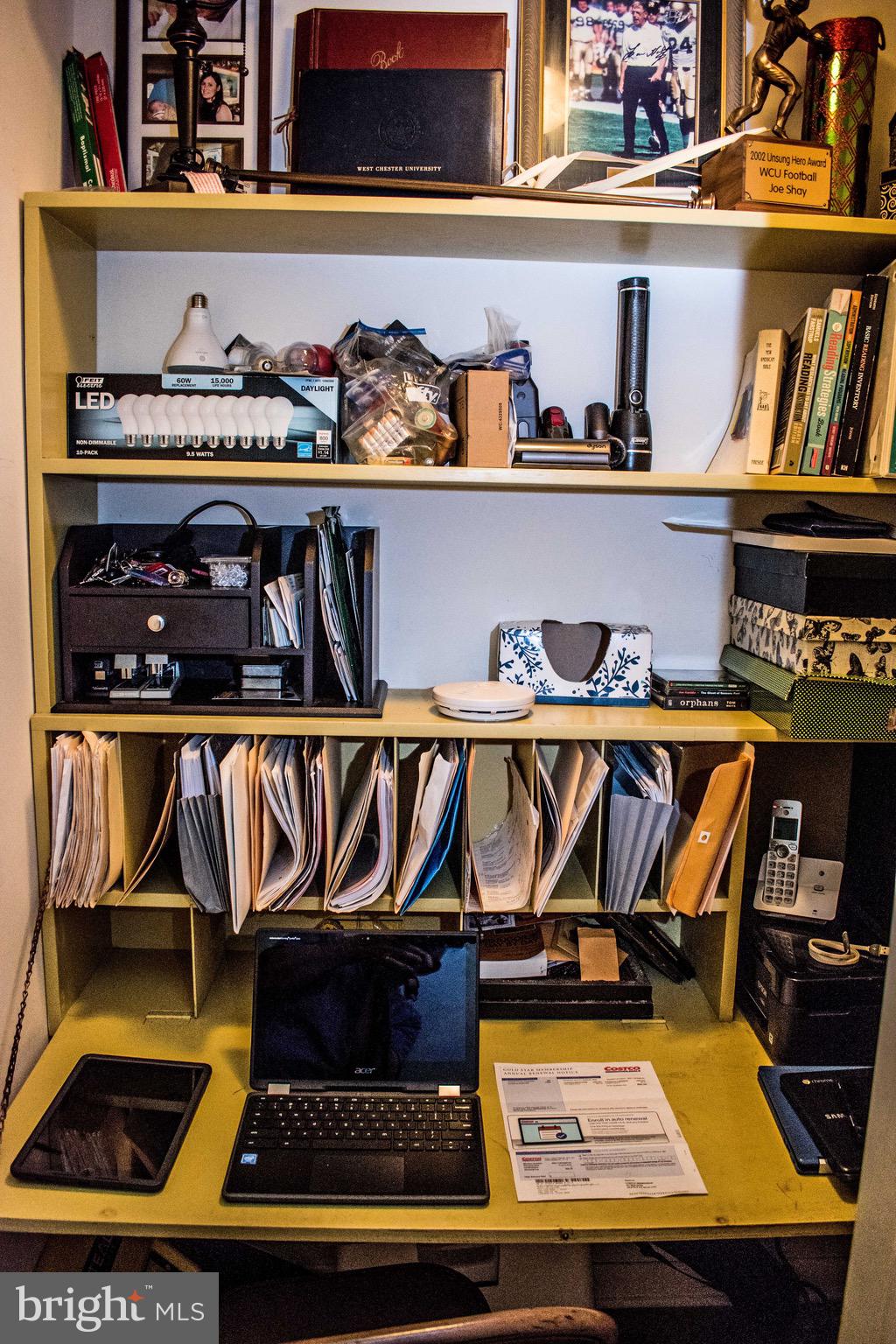 345 Oaklyn Road Lebanon, PA 17042 - Photo 29 of 38 Closet Office/"Cloffice"