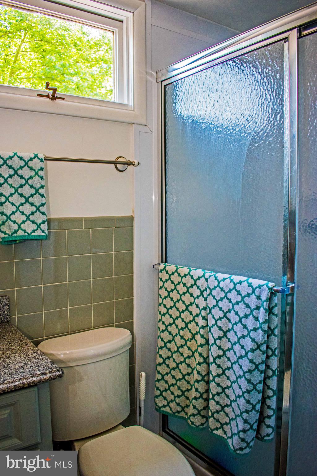 345 Oaklyn Road Lebanon, PA 17042 - Photo 36 of 38 Upstairs Hall Bath