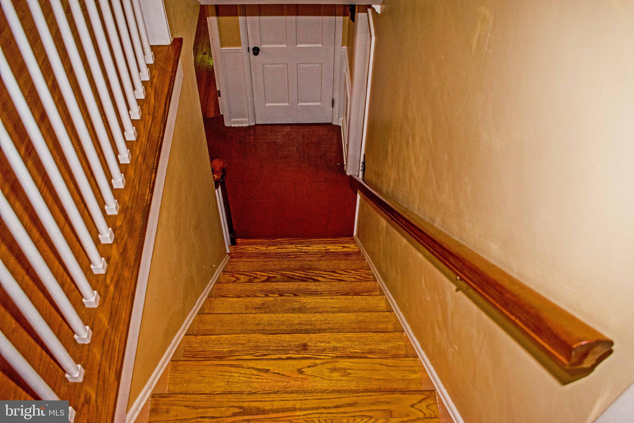 345 Oaklyn Road Lebanon, PA 17042 - Photo 38 of 38 Beautiful Wood Staircase