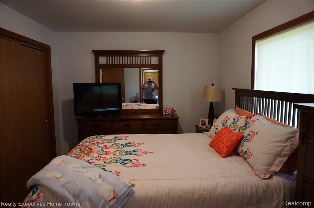 6910 Big Hand Road St. Clair, MI 48079 - Photo 8 of 12 DSC00584.JPG