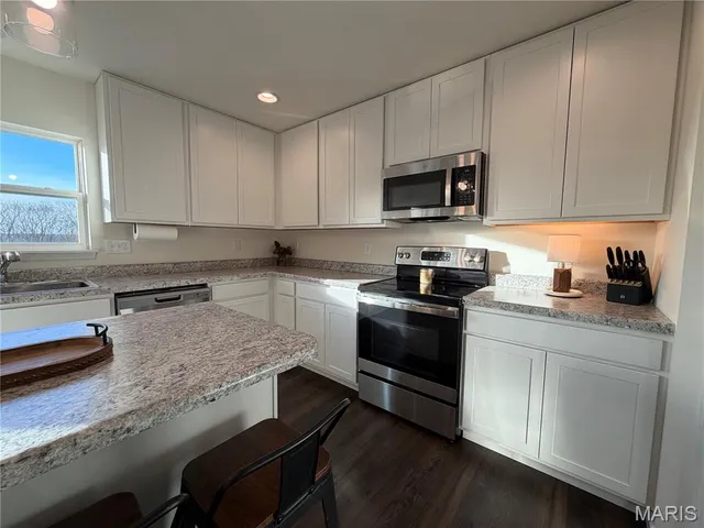 $389,900 | 4139 Bear Ridge Drive, House Springs, MO 63051