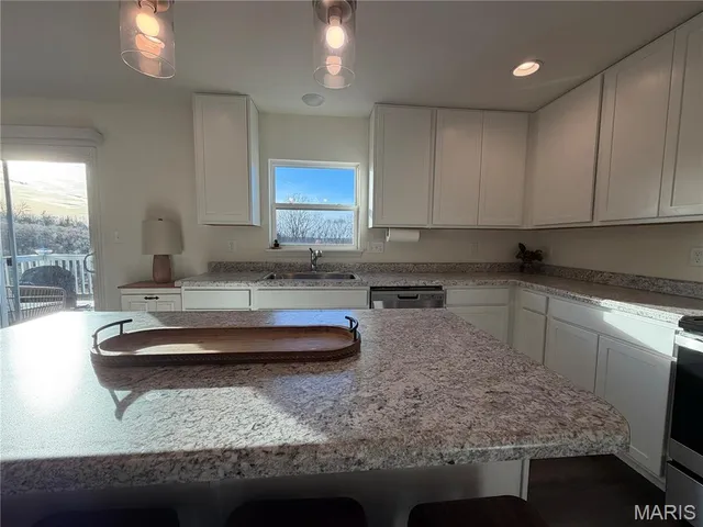 $389,900 | 4139 Bear Ridge Drive, House Springs, MO 63051