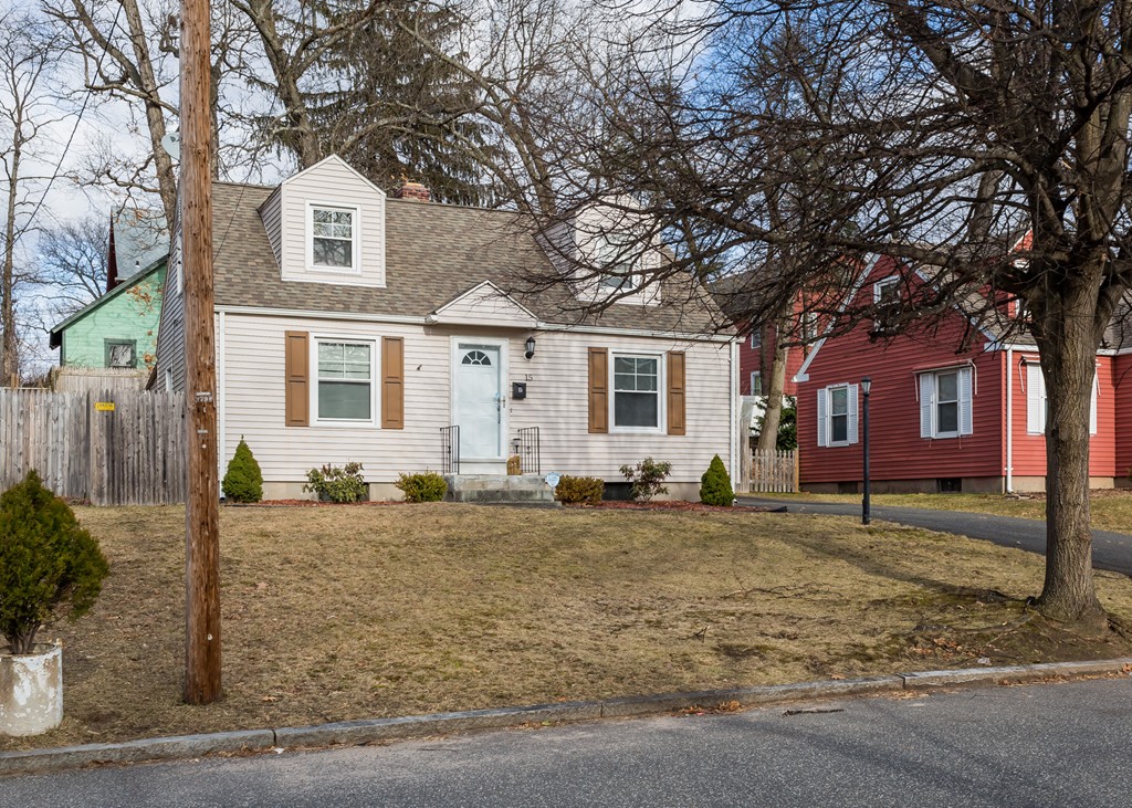 15 Copeland Street Springfield, MA 01108 - Photo 3 of 21 Gallery Image 3