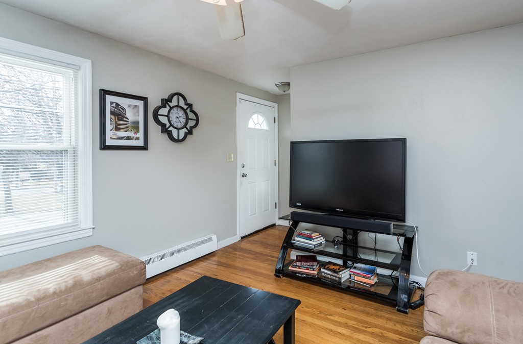 15 Copeland Street Springfield, MA 01108 - Photo 4 of 21 Gallery Image 4