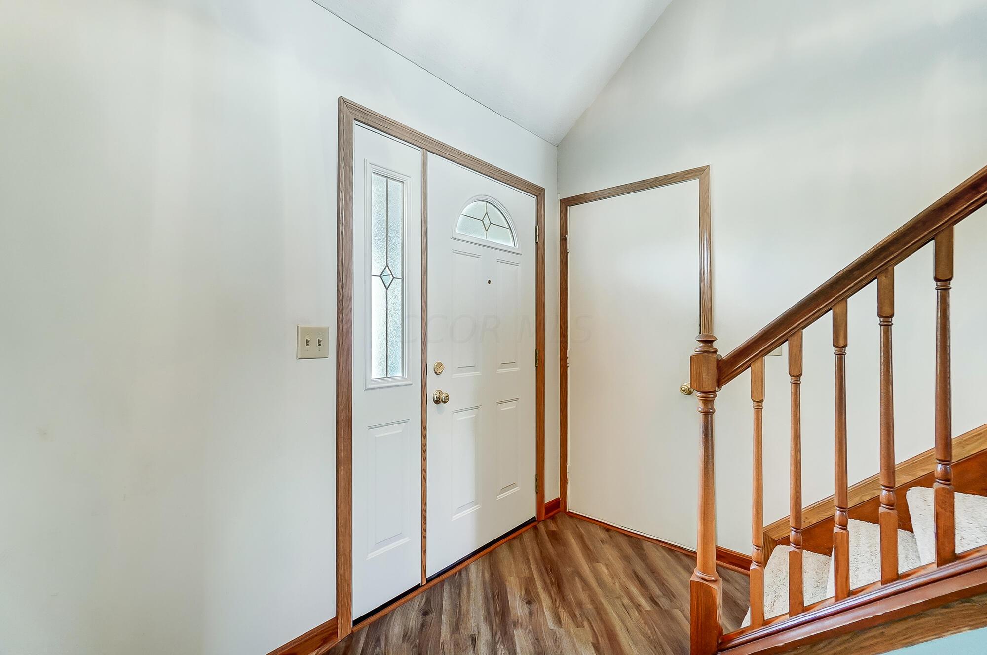 2246 Spindler Road Hilliard, OH 43026 - Photo 4 of 53 Foyer