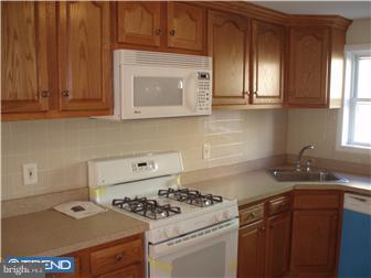 1825 Tree Street Philadelphia, PA 19145 - Photo 2 of 7 Kitchen