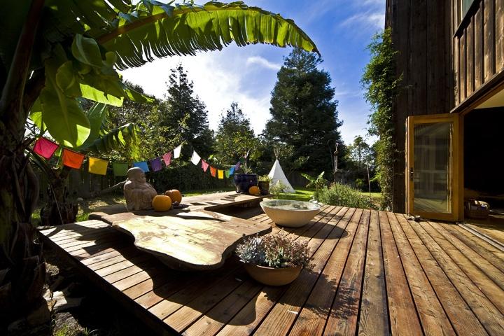 2409 Medcliff Road Santa Barbara, CA 93109 - Photo 7 of 9 Deck/Back Yard