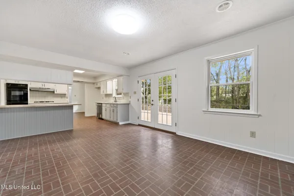 $295,000 | 6104 Gruich Circle, Ocean Springs, MS 39564