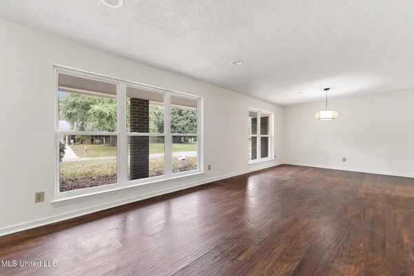 $295,000 | 6104 Gruich Circle, Ocean Springs, MS 39564